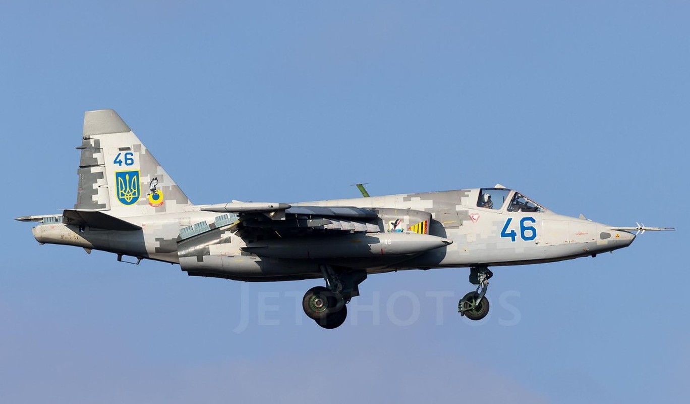 'Xe tang bay' Su-25 Ukraine lieu co de doa duoc Ham doi Bien Den Nga?-Hinh-6