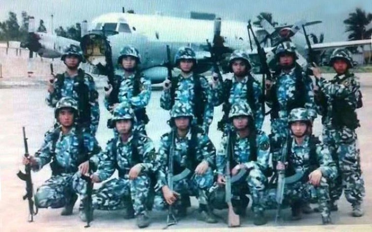 May bay trinh sat My vua cham chan Su-30SM Nga tung va cham voi tiem kich Trung Quoc-Hinh-15
