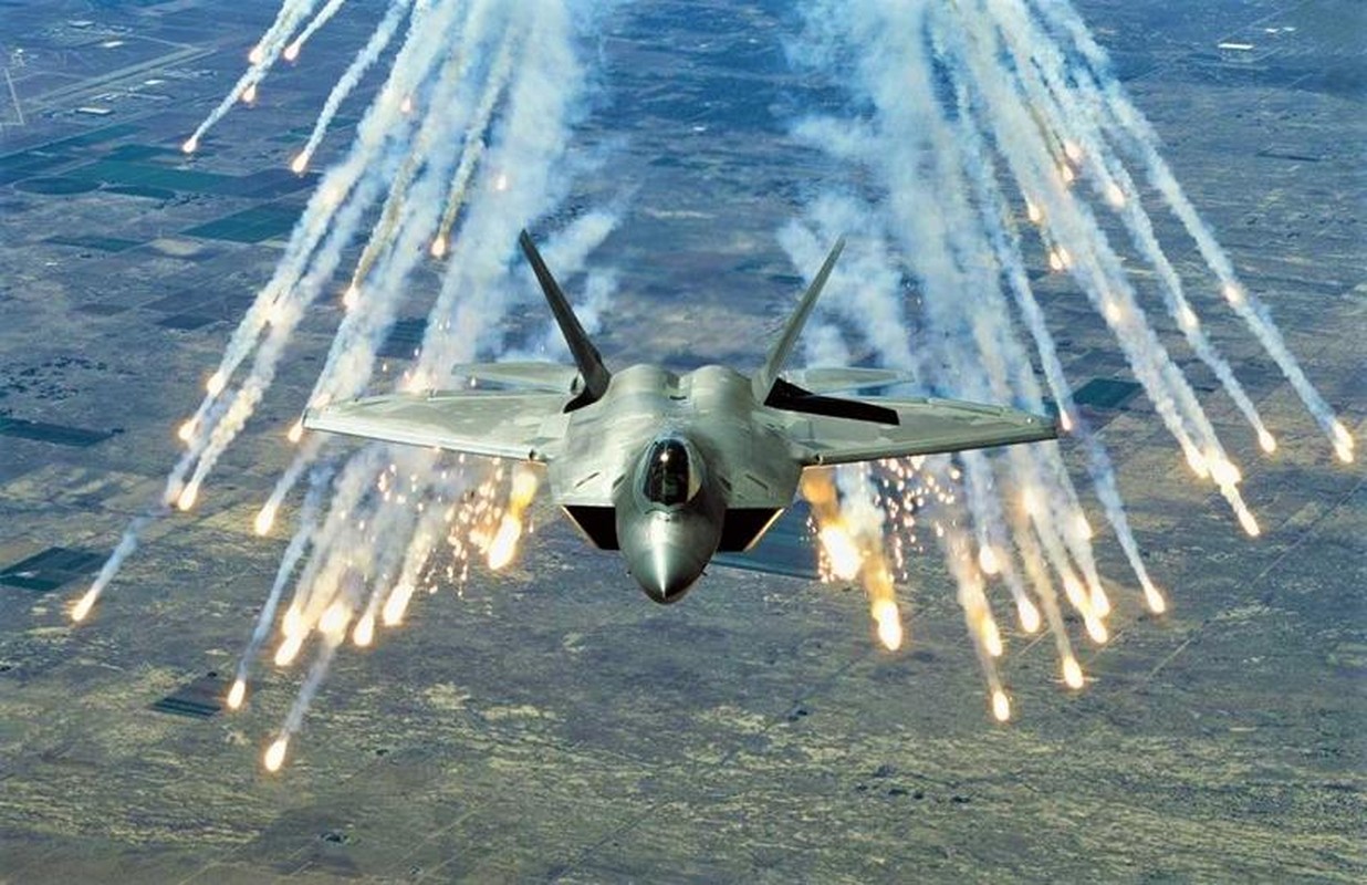 My dieu so luong F-22 