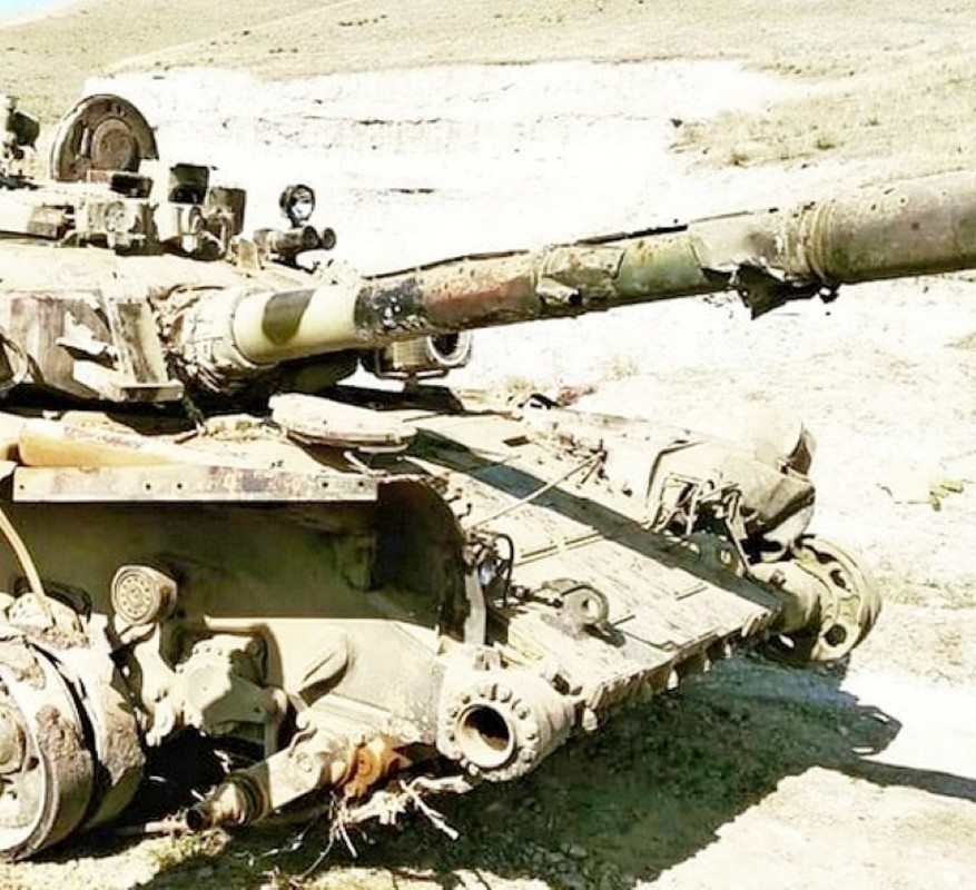 Soc: Phao binh Armenia nghien nat xe tang chu luc T-90 Azerbaijan-Hinh-10