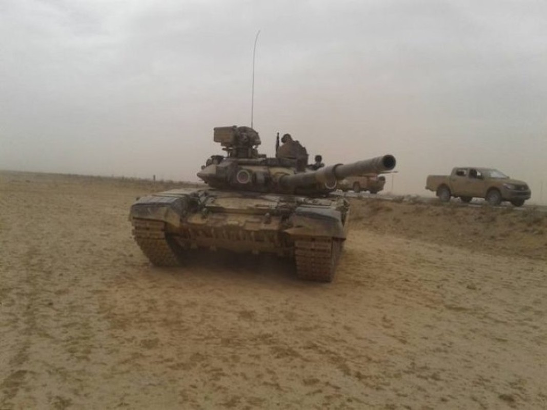 Soc: Phao binh Armenia nghien nat xe tang chu luc T-90 Azerbaijan-Hinh-12