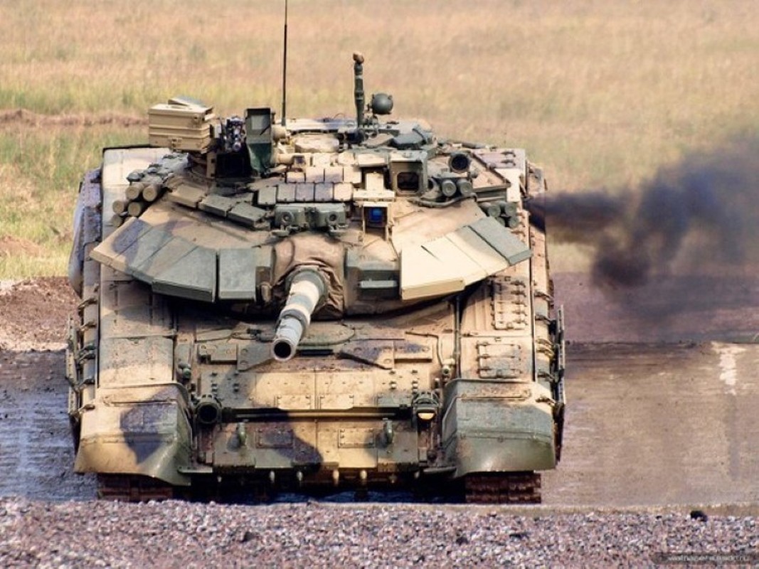 Soc: Phao binh Armenia nghien nat xe tang chu luc T-90 Azerbaijan-Hinh-8