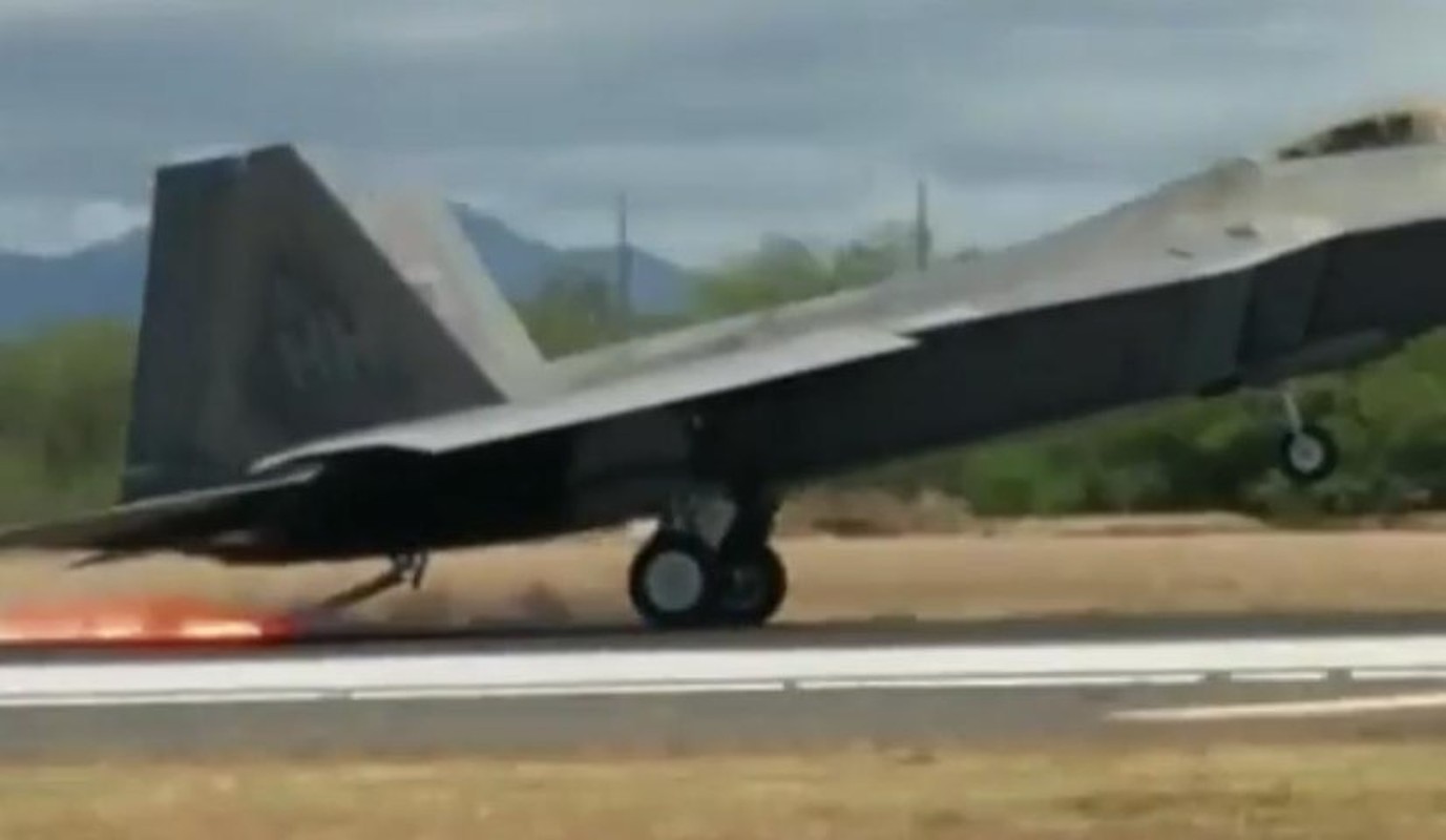 Mai toe lua duong bang khi ha canh khan, tiet lo thiet ke la cua F-22 Raptor-Hinh-3