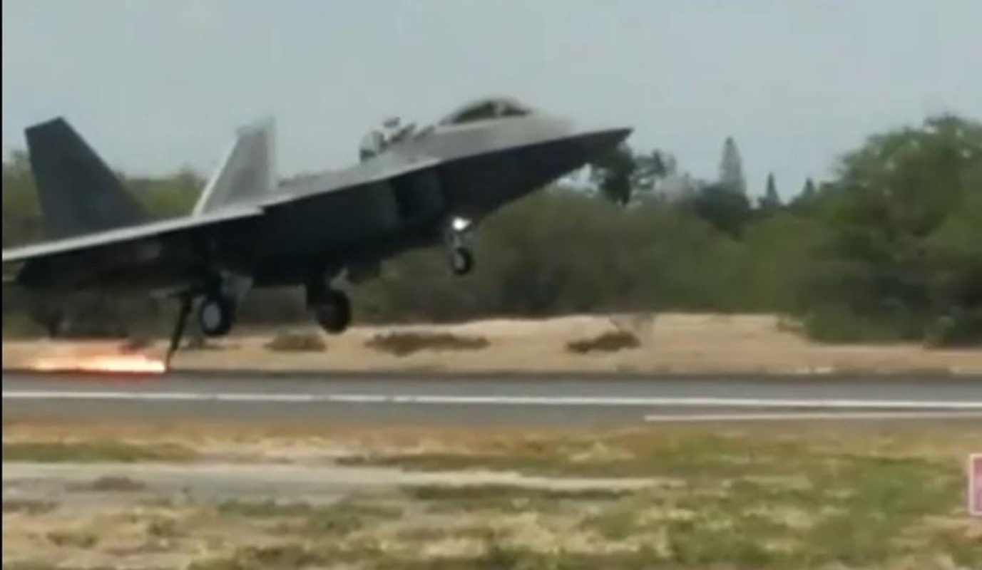 Mai toe lua duong bang khi ha canh khan, tiet lo thiet ke la cua F-22 Raptor