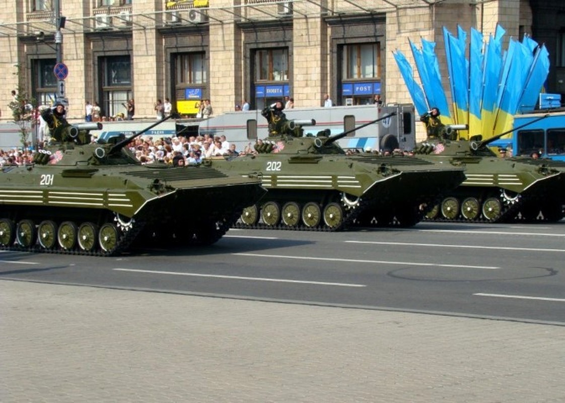 Bao Nga: Xe tang chu luc T-84BM Oplot Ukraine nguy trang bang... bang dinh-Hinh-11