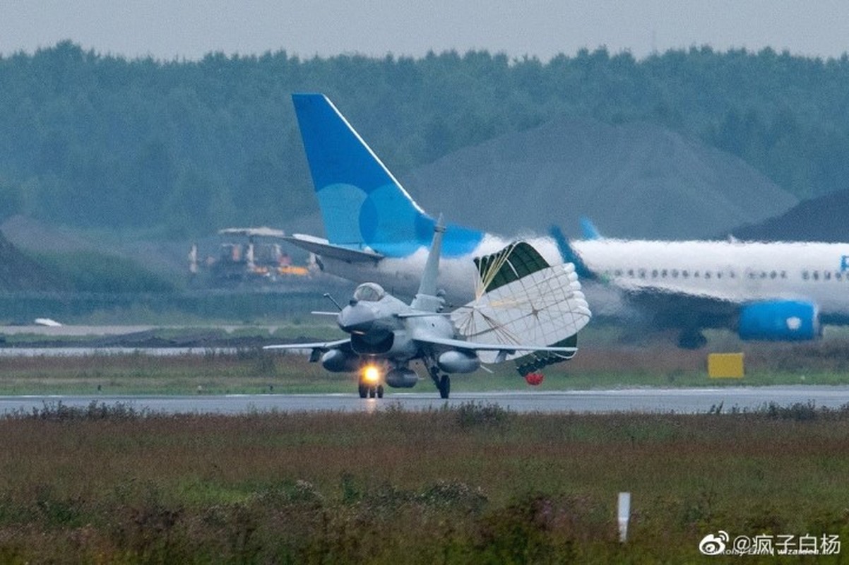 May bay Trung Quoc un un toi Nga chuan bi thi dau Aviadarts-2021-Hinh-2