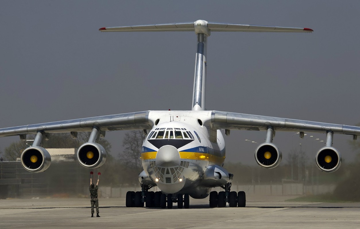 Phi cong Ukraine trom van tai co Il-76 o Afghanistan bay sang Iran ban-Hinh-10