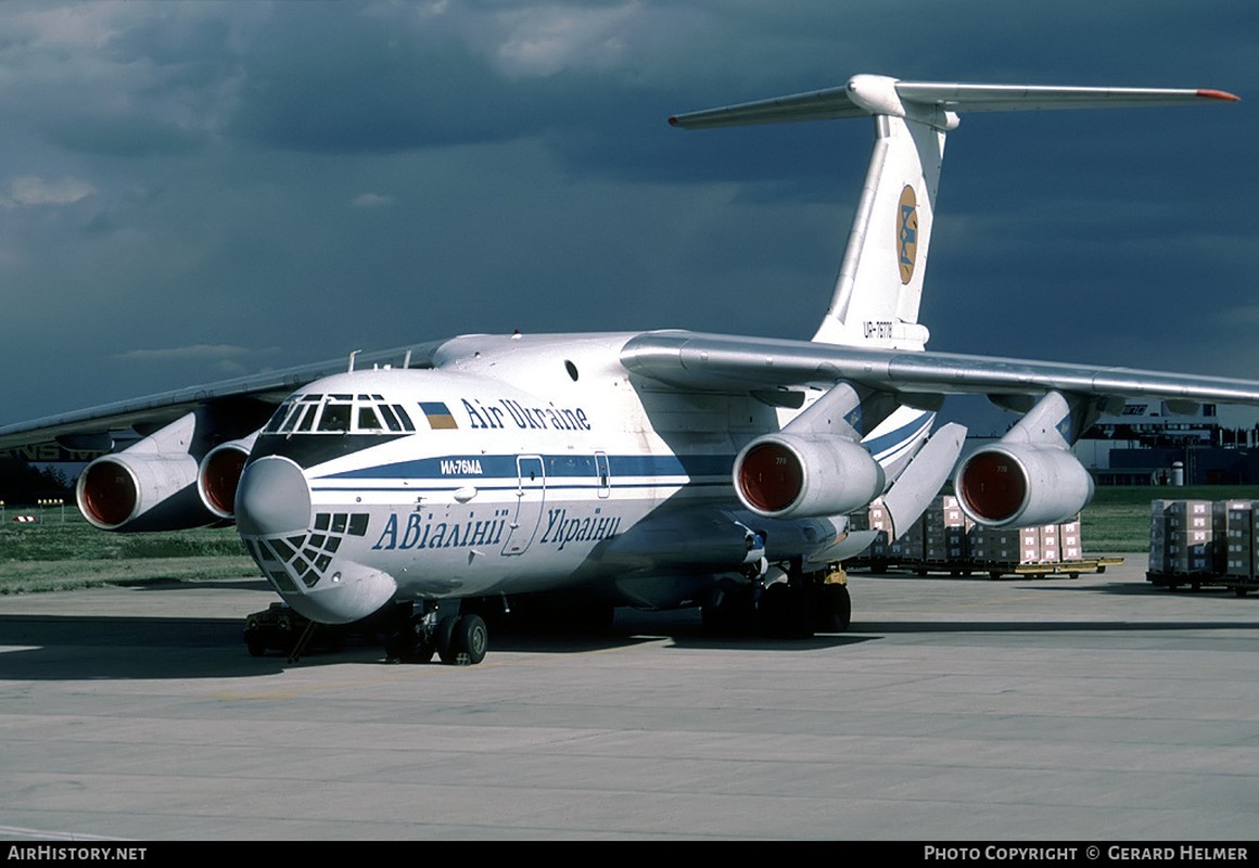 Phi cong Ukraine trom van tai co Il-76 o Afghanistan bay sang Iran ban-Hinh-3