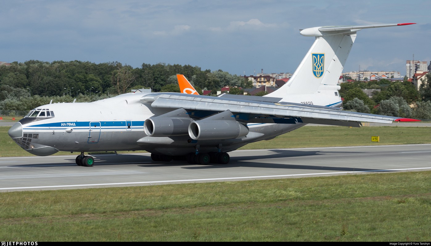 Phi cong Ukraine trom van tai co Il-76 o Afghanistan bay sang Iran ban-Hinh-4