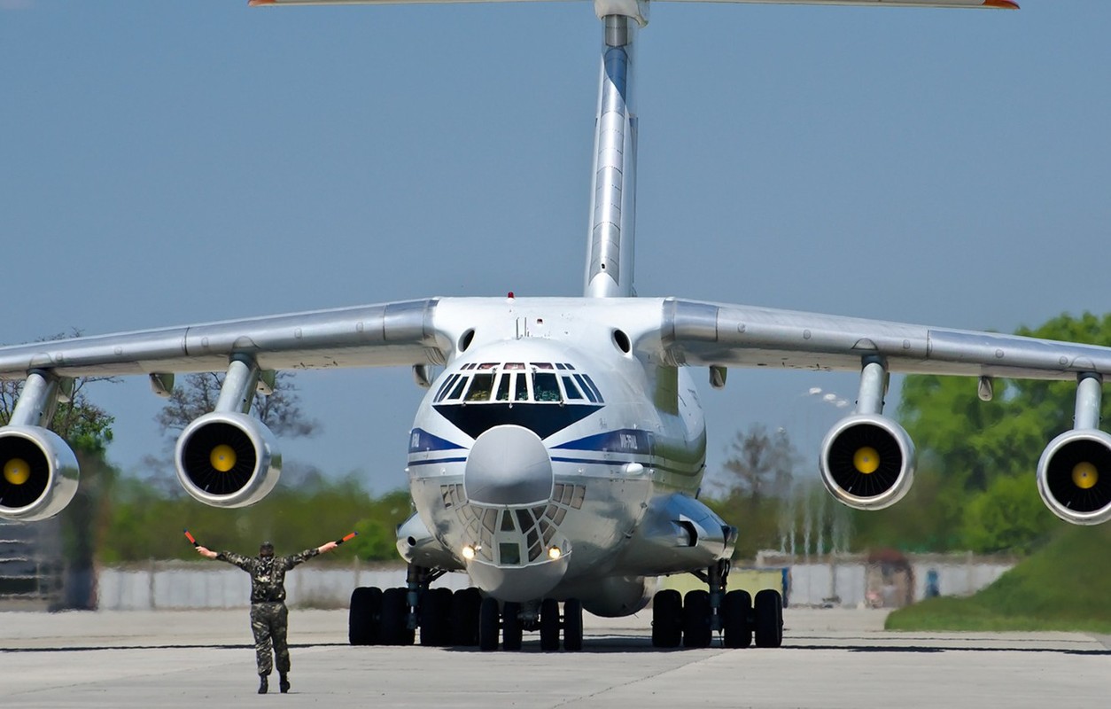 Phi cong Ukraine trom van tai co Il-76 o Afghanistan bay sang Iran ban-Hinh-5