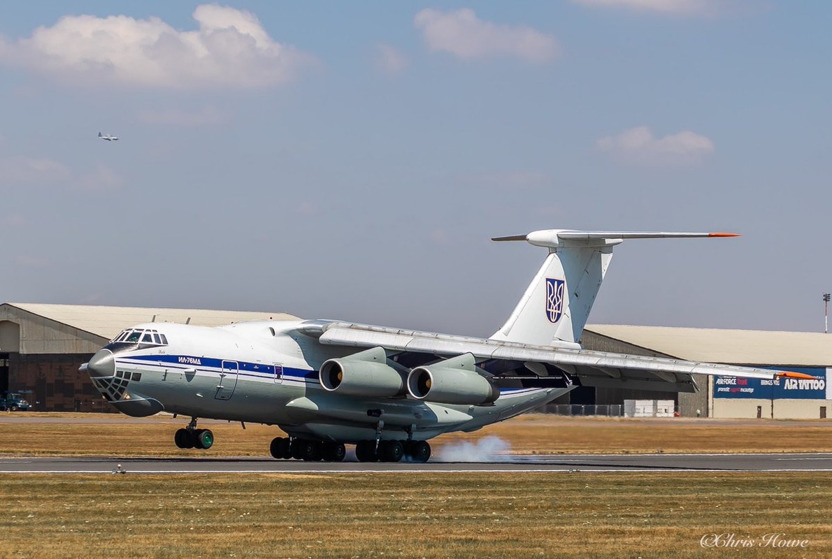 Phi cong Ukraine trom van tai co Il-76 o Afghanistan bay sang Iran ban-Hinh-6