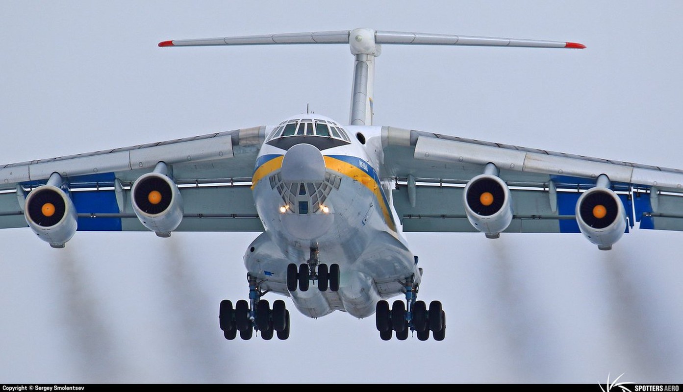 Phi cong Ukraine trom van tai co Il-76 o Afghanistan bay sang Iran ban-Hinh-7