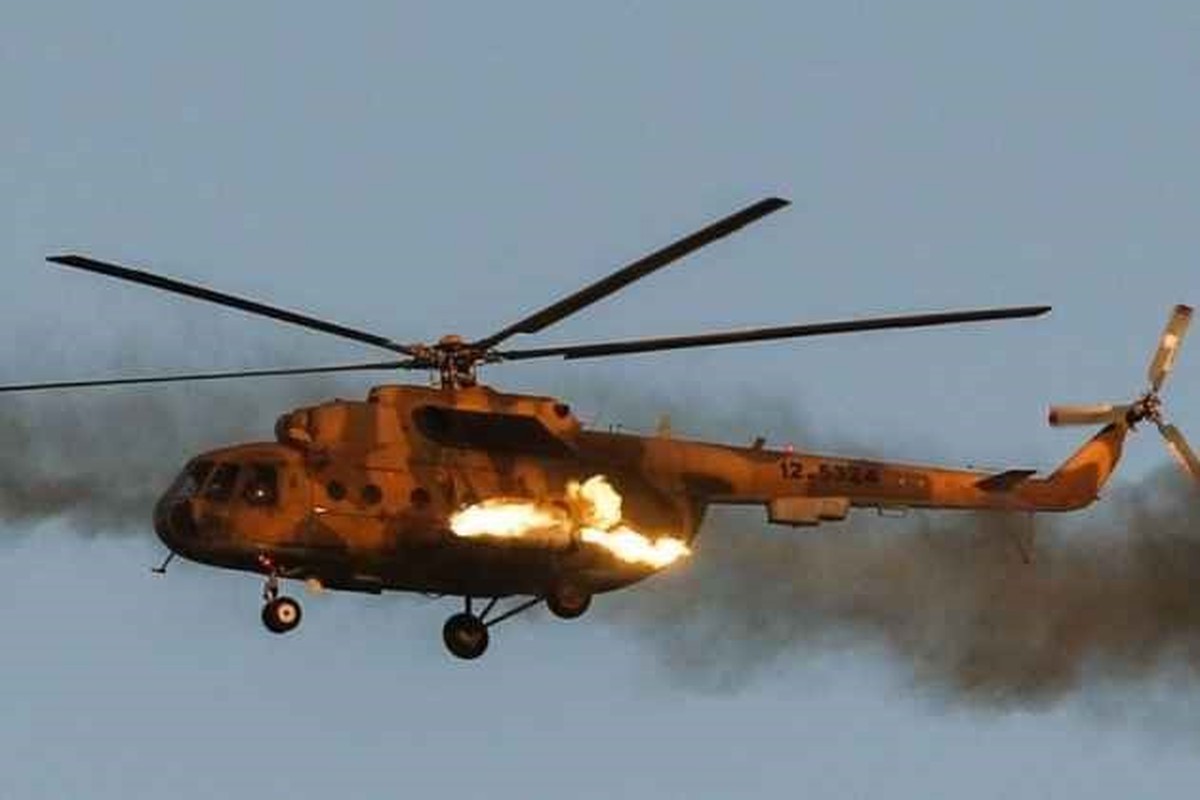 Afghanistan lan dau cho Mi-17 xuat tran, danh Taliban chay tan loan