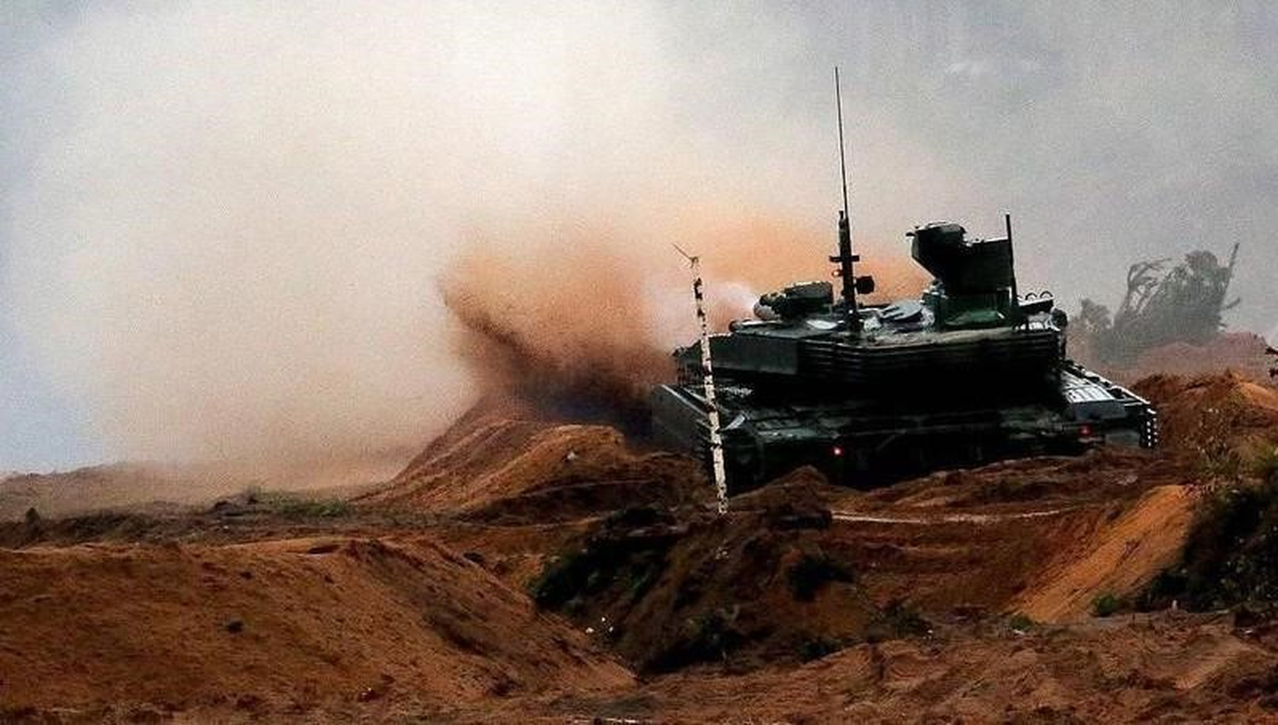 Nga 'chuan hoa' xe tang T-90M, diem bao bat loi cho My va NATO-Hinh-15