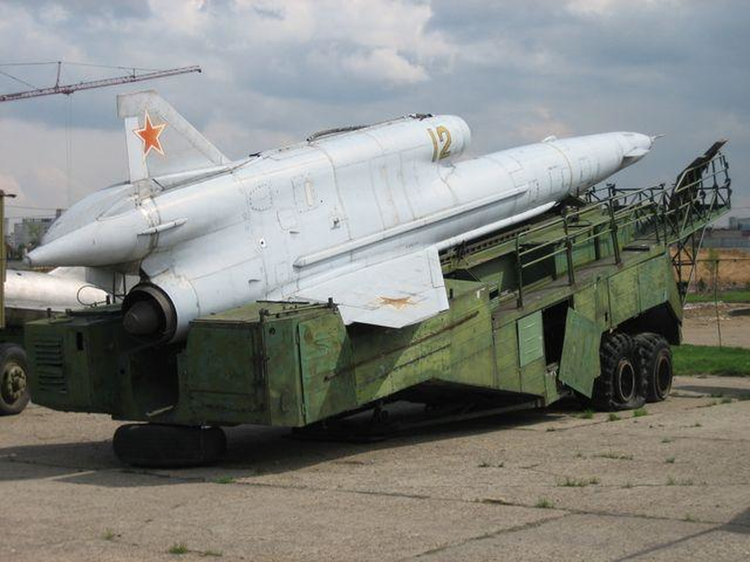 Vu khi ky la cua Ukraine xuat hien trong cuoc tap tran cung NATO-Hinh-8