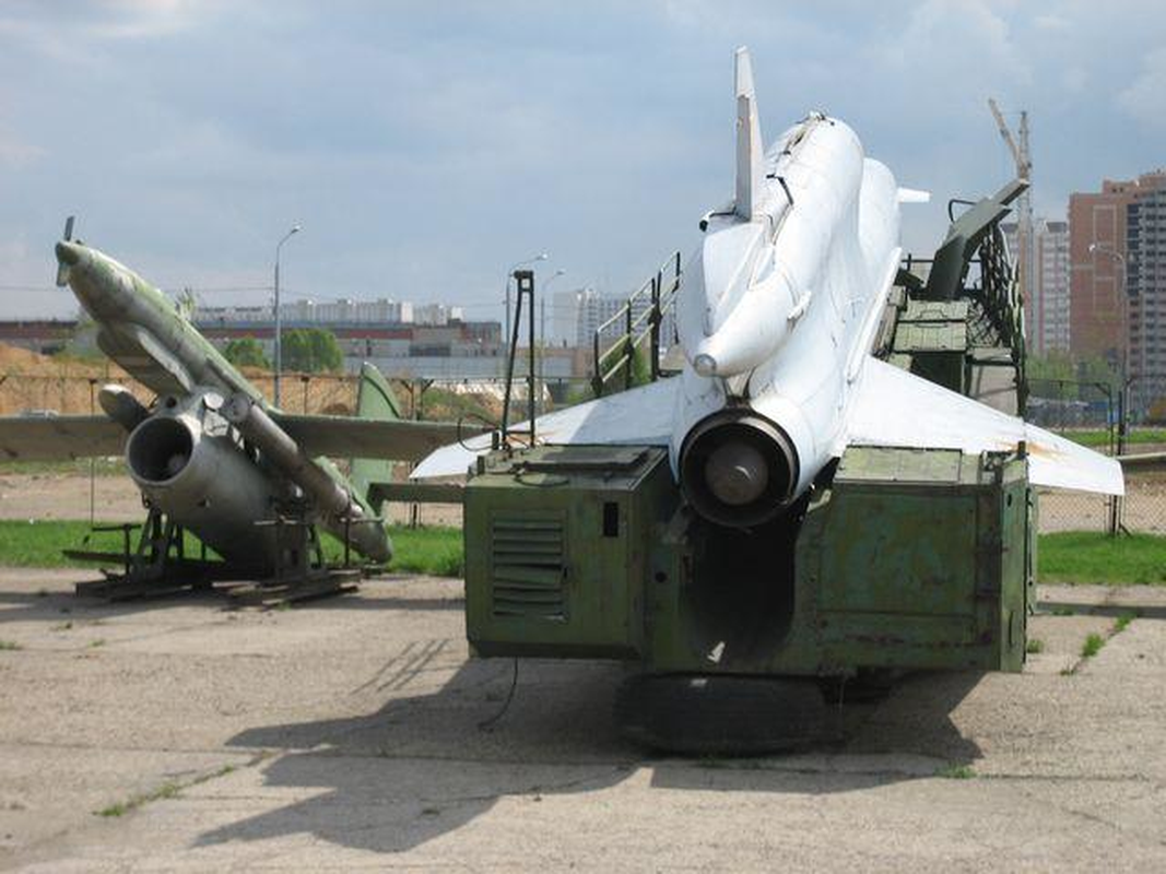 Vu khi ky la cua Ukraine xuat hien trong cuoc tap tran cung NATO-Hinh-9