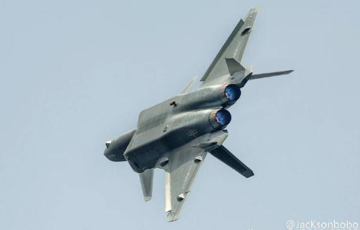 Tiem kich J-20B nang cap cua Trung Quoc lo diem yeu chi tu-Hinh-9