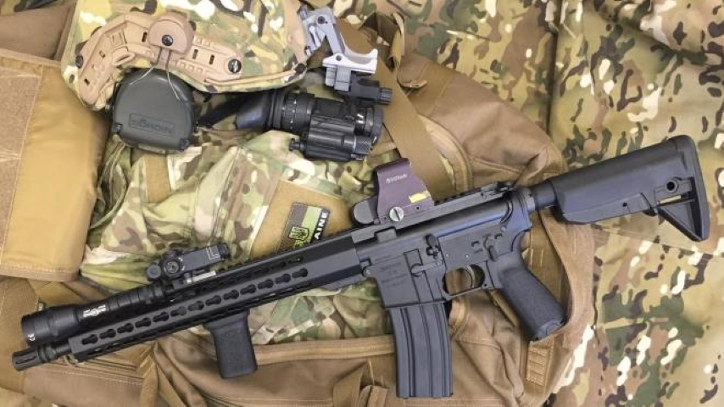 Ve binh Quoc gia Ukraine thay the sung AK bang sung AR-15 My-Hinh-4