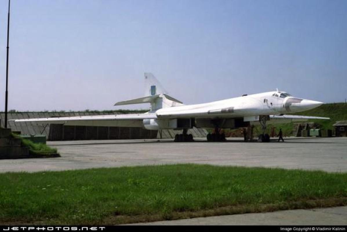 Oanh tac co Tu-160 Ukraine lot vao tay Nga dung giay phut cuoi nhu the nao?-Hinh-4
