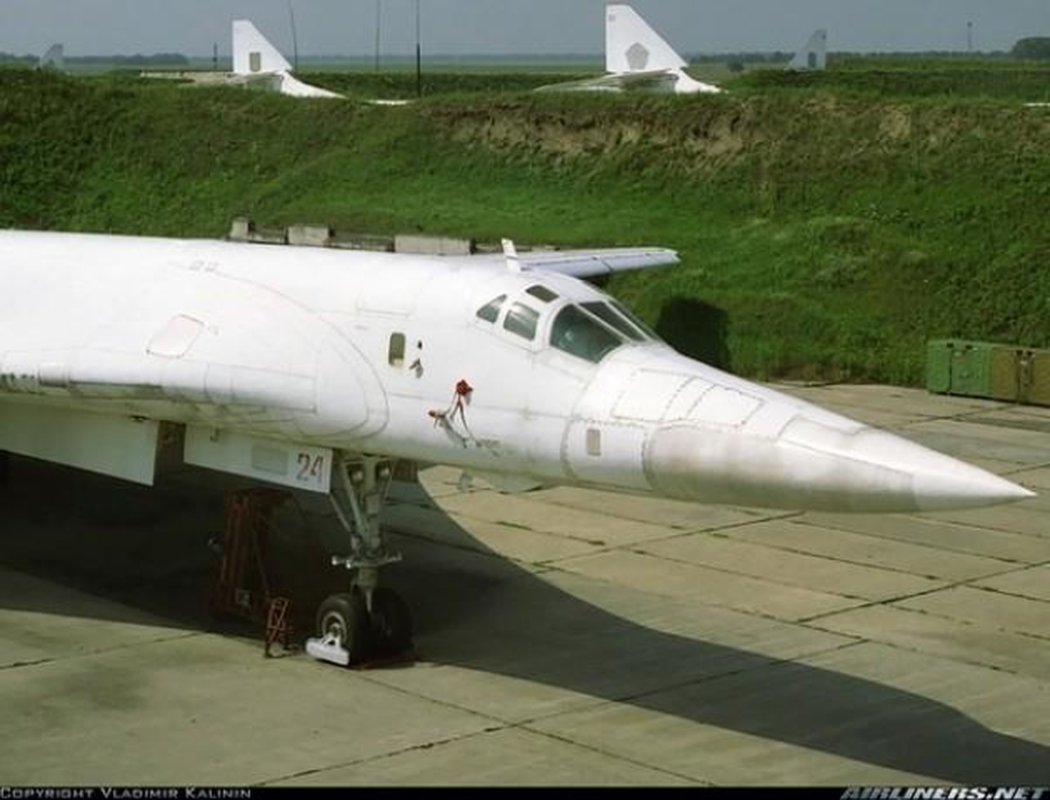 Oanh tac co Tu-160 Ukraine lot vao tay Nga dung giay phut cuoi nhu the nao?-Hinh-8