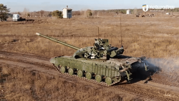 Xe tang chi huy T-64BVK nang cap sau cua Ukraine vuot troi T-90K Nga?