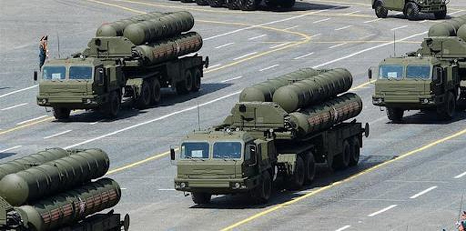 Dung nhu du doan cua NATO, Nga da dieu ten lua S-400 toi sat Ukraine-Hinh-17