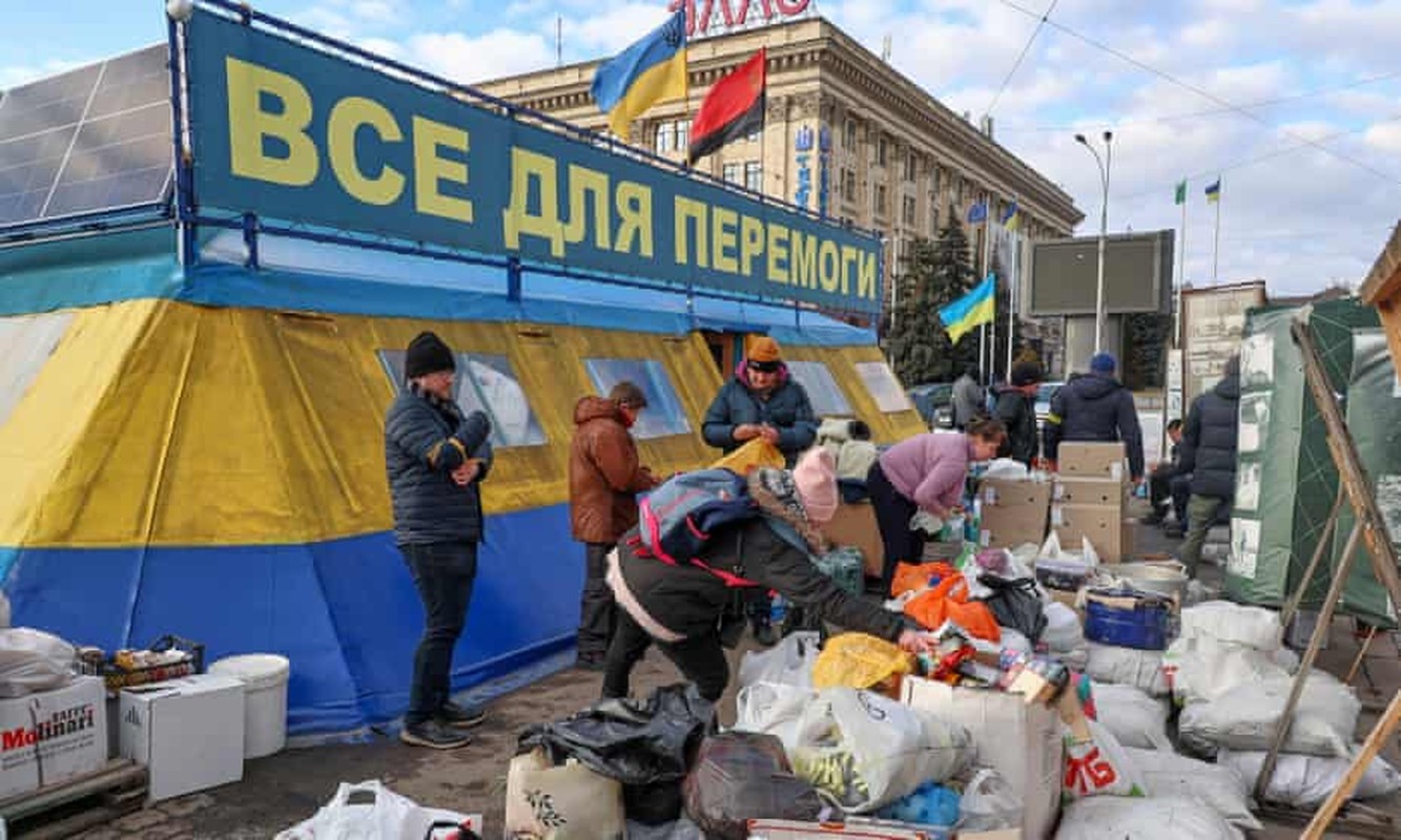 Nhat ky chien su Ukraine ngay thu 7: Kherson chim trong bien lua-Hinh-3