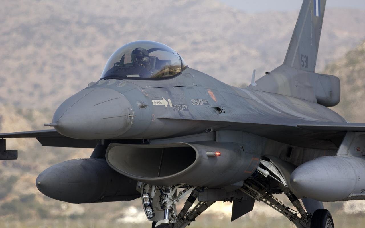 Tai sao NATO va My chua vien tro tiem kich F-16 cho Ukraine?-Hinh-12