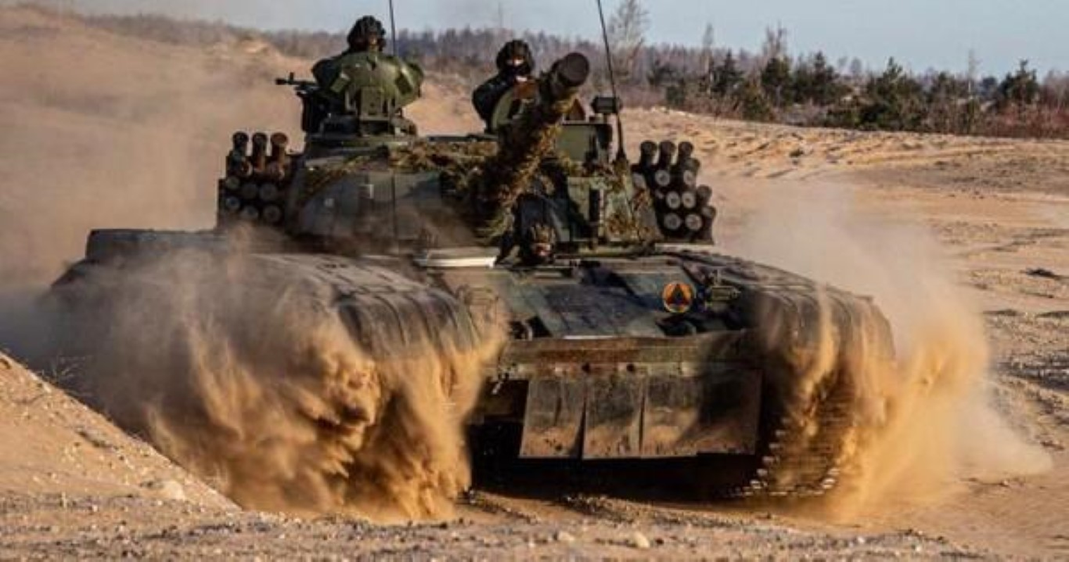 Ukraine nhan xe tang PT-91 tu Ba Lan, san sang tong tan cong Kherson?-Hinh-11