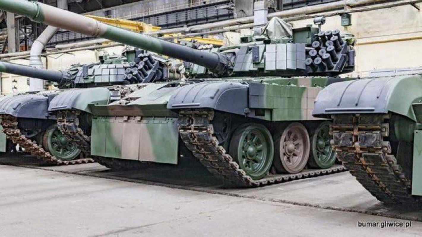 Ukraine nhan xe tang PT-91 tu Ba Lan, san sang tong tan cong Kherson?-Hinh-4