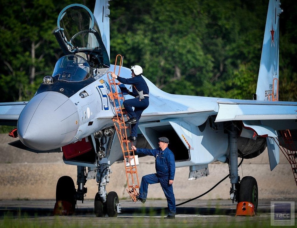 Nga chuan bi giao cung luc 20 tiem kich Su-35 cho Iran?