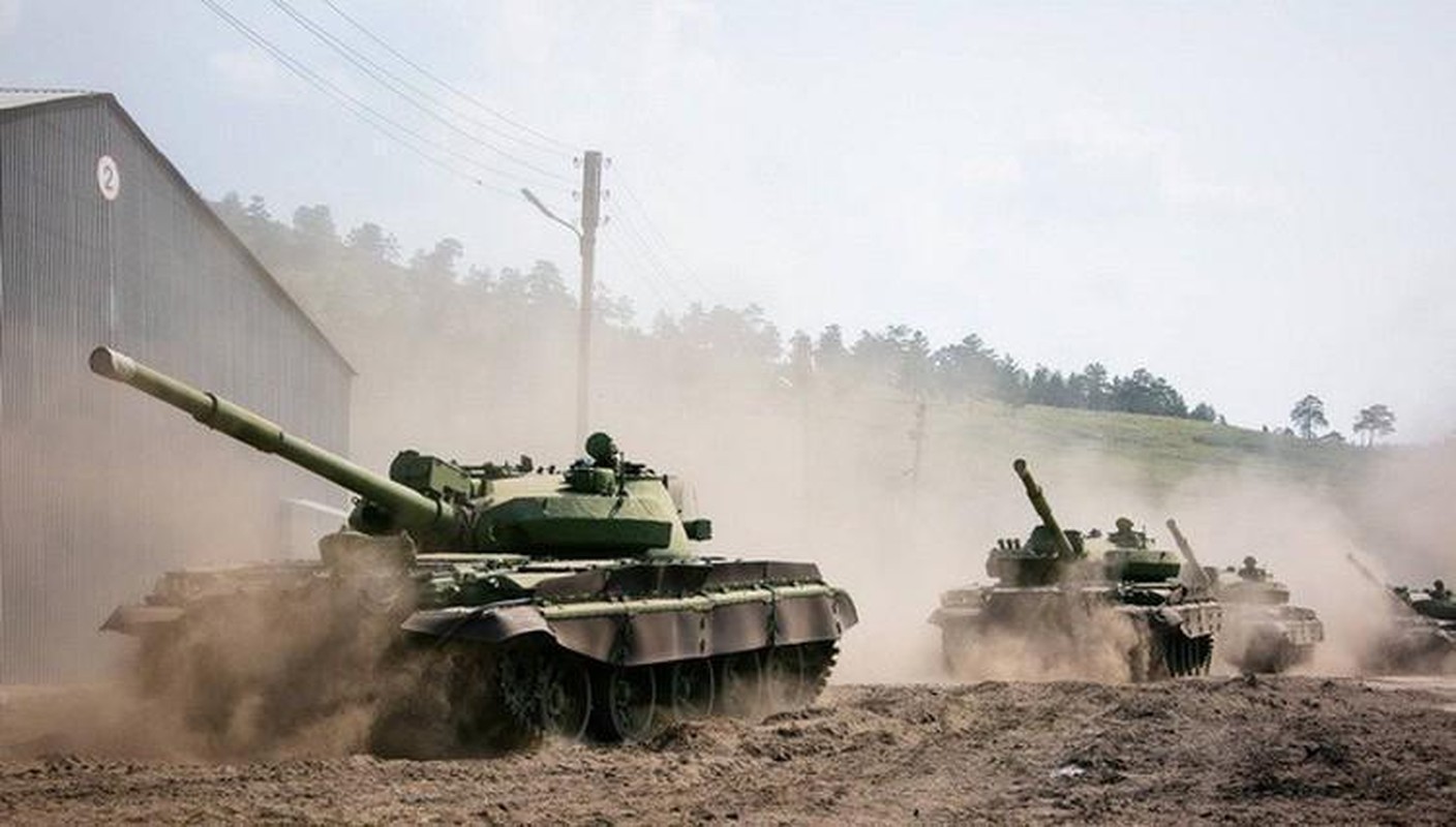 'Lao tuong' T-62M Nga doi 'mu sat' xung tran tai Kherson-Hinh-17