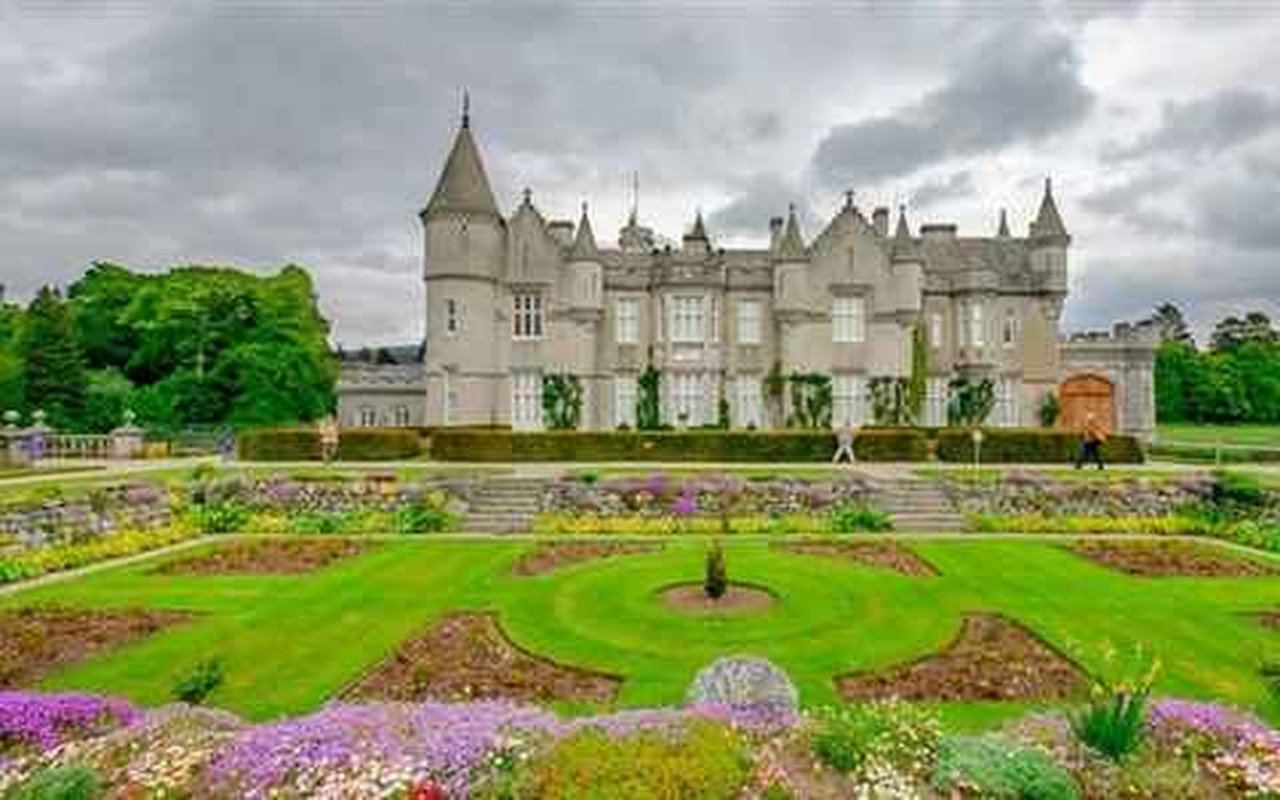 Can canh Lau dai Balmoral, noi Nu hoang Anh Elizabeth II bang ha-Hinh-5