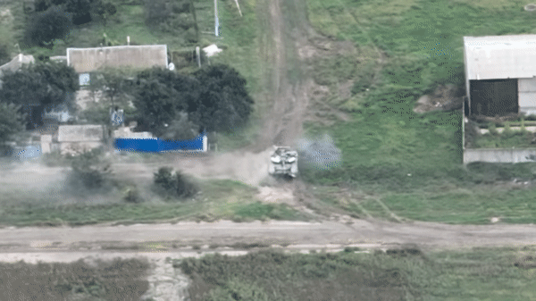 T80BV - dong xe tang tu thoi Lien Xo trong cuoc xung dot tai Ukraine-Hinh-2