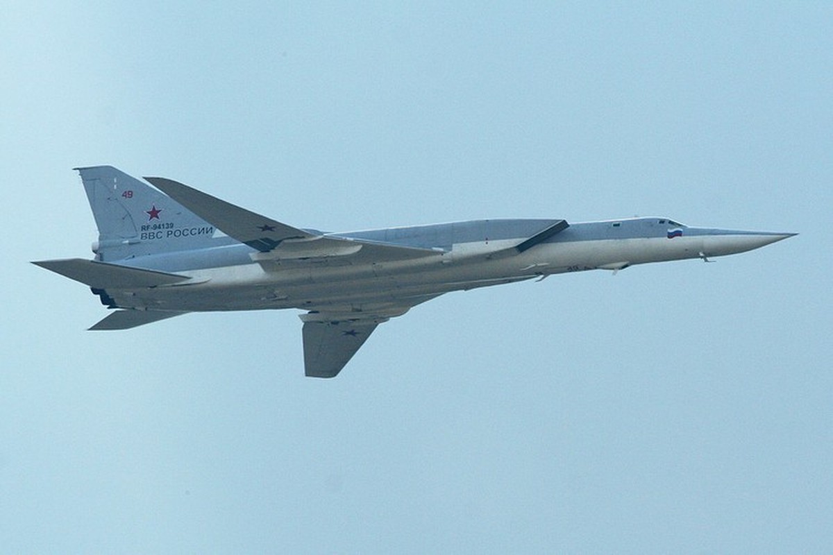 Tu-22: May bay nem bom chien luoc cuc di, khac hoan toan Tu-22M-Hinh-11