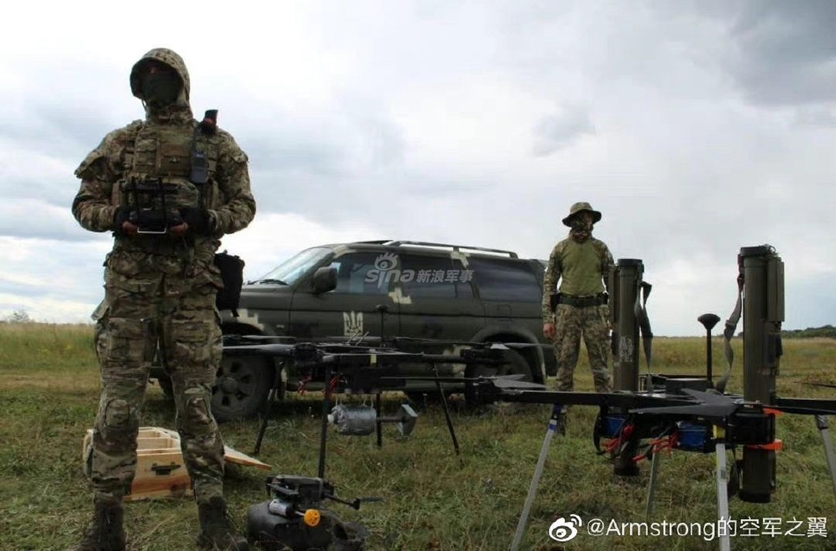 Ukraine khoe dan UAV tu che mang duoc dan coi, sung chong tang-Hinh-4