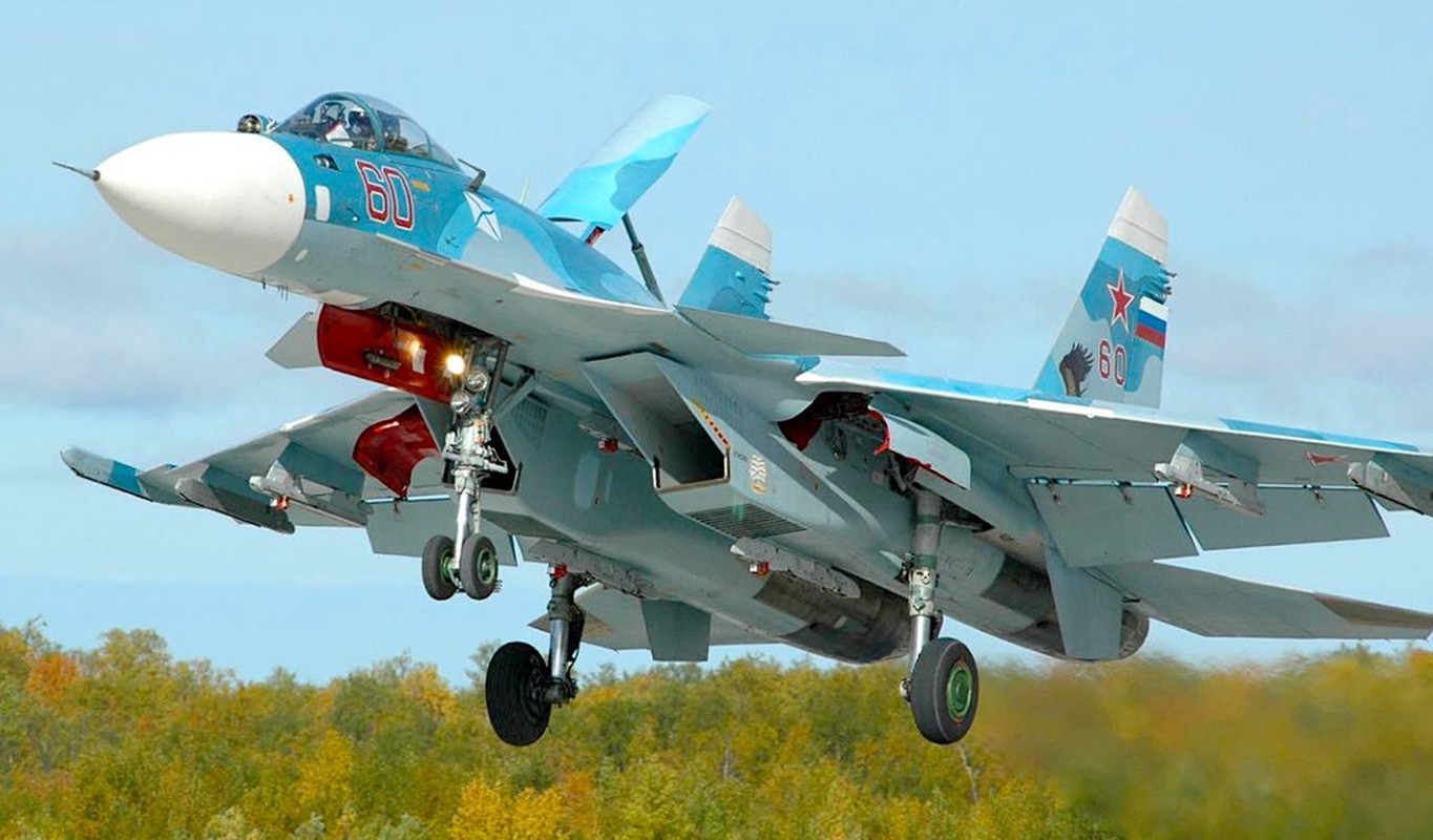 Tiem kich ham Su-33 - Phien ban ky la nhat cua dong Flanker-Hinh-23