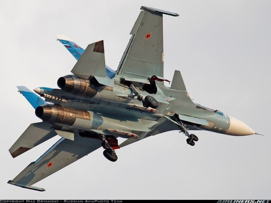 Tiem kich ham Su-33 - Phien ban ky la nhat cua dong Flanker-Hinh-25