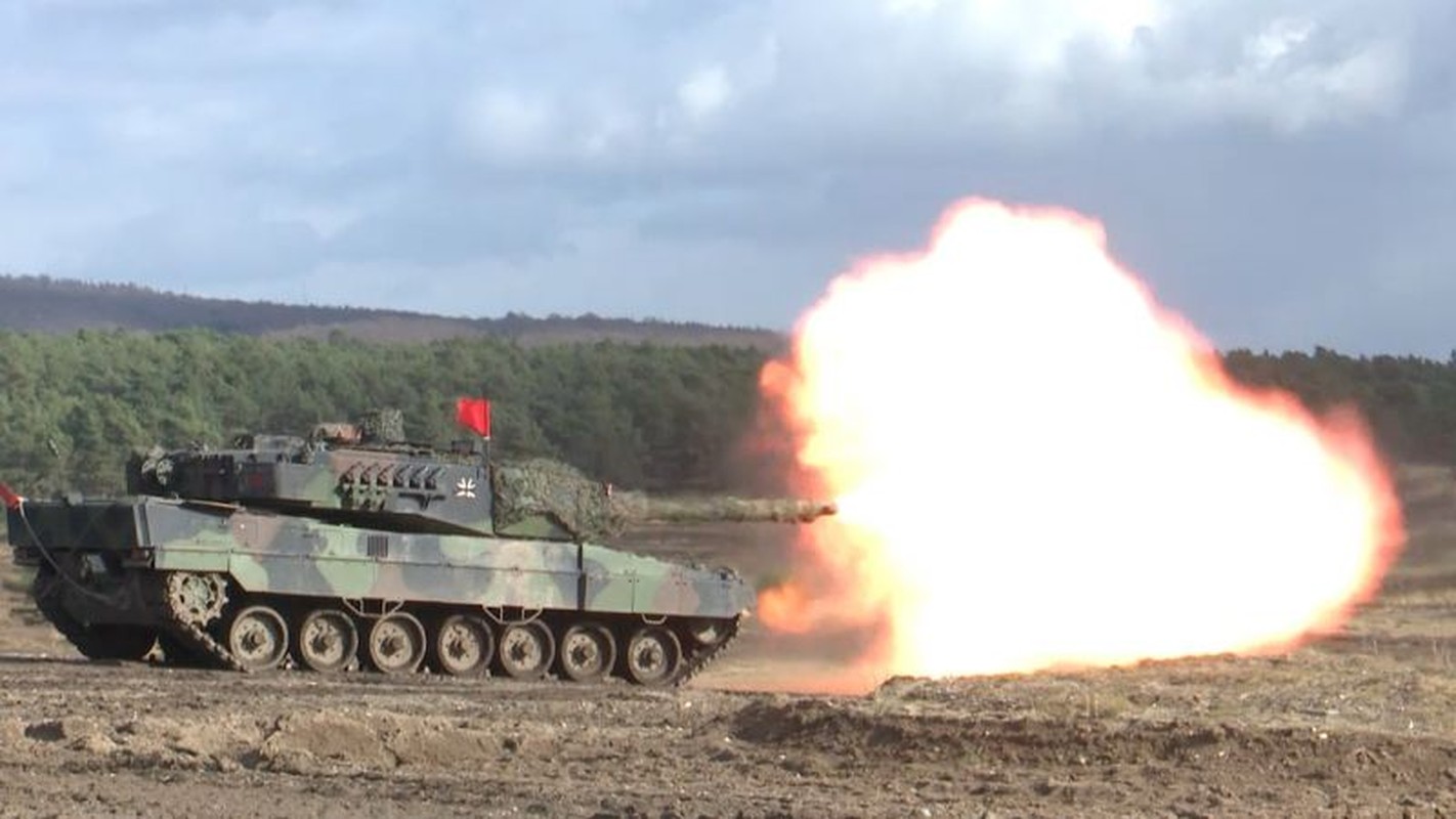 NATO co the vien tro 100 xe tang Leopard 2 cho Ukraine?-Hinh-10