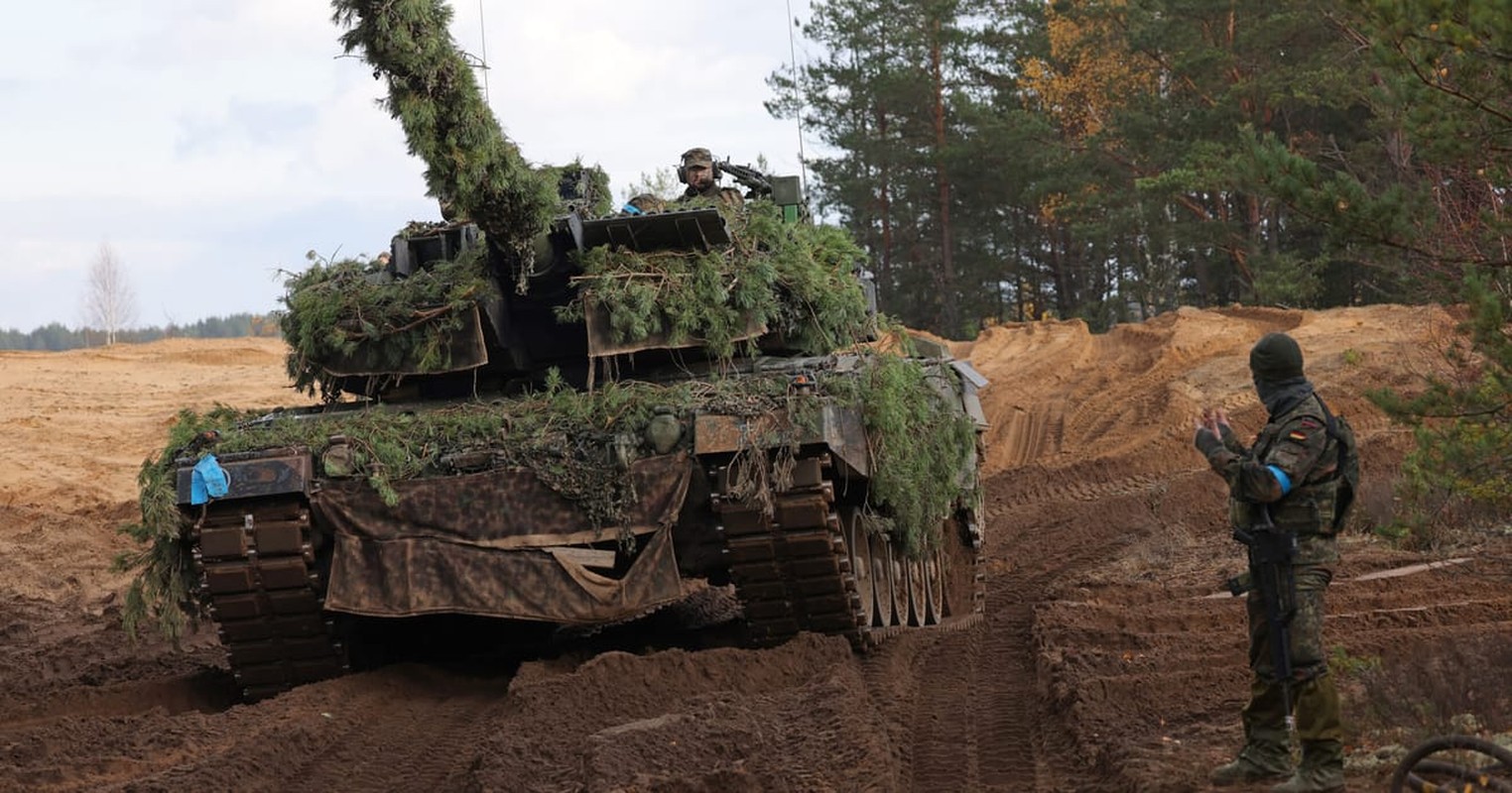 NATO co the vien tro 100 xe tang Leopard 2 cho Ukraine?