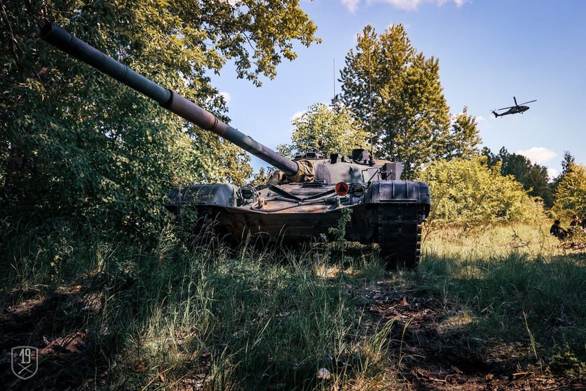 That bai cua xe tang T-72M1 va T-80U truoc Leopard 2A4 vao nam 1994 cho thay dieu gi?-Hinh-12