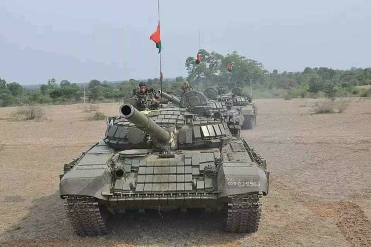 That bai cua xe tang T-72M1 va T-80U truoc Leopard 2A4 vao nam 1994 cho thay dieu gi?-Hinh-5
