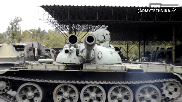 Nga bien T-54/55 thanh xe tang tu sat cuc ky dang so-Hinh-21