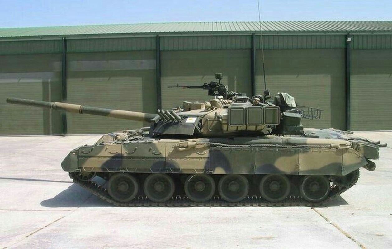 Sip nhan xe tang Merkava tu Israel de 'ranh tay' chuyen giao T-80U-Hinh-15