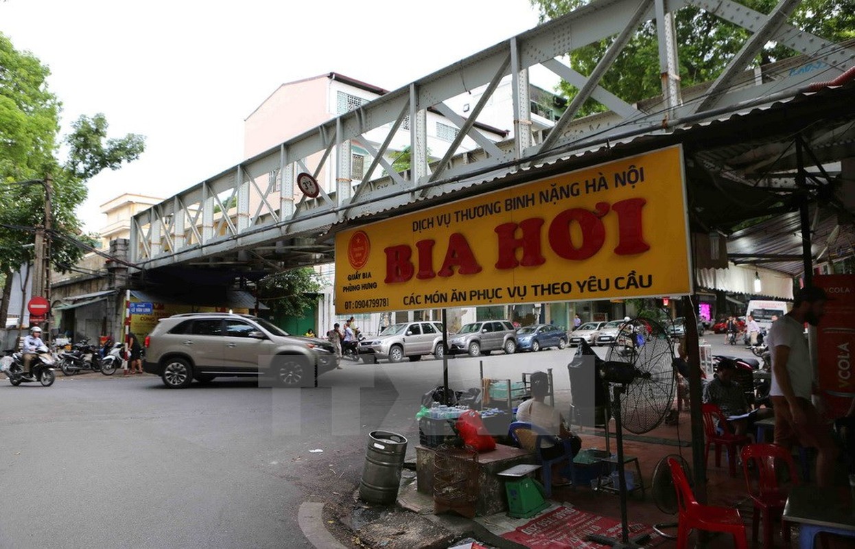 Cuoc song tai nhung vom cau tram nam tuoi tren pho Phung Hung-Hinh-5