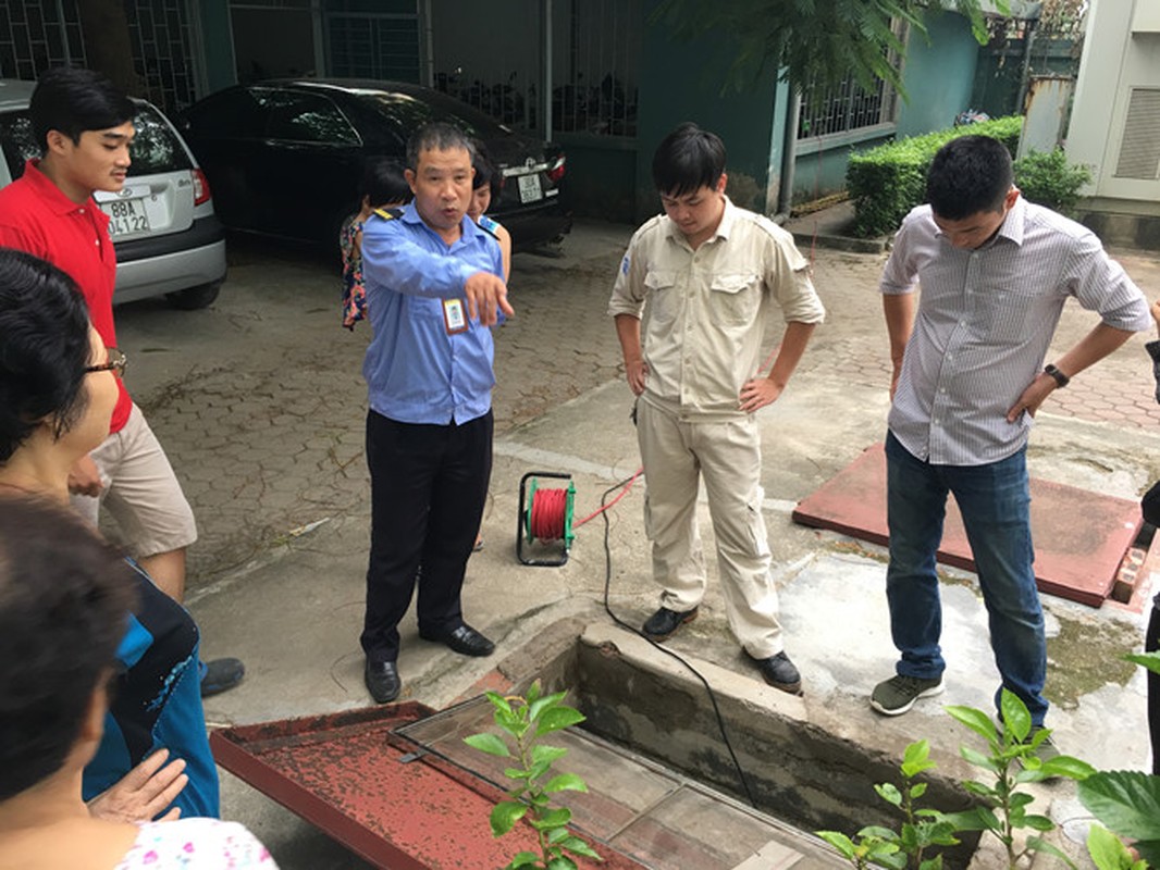 Nguoi dan Ha Noi &quot;quay vong&quot; nuoc rua de trang bat, giat quan ao-Hinh-6