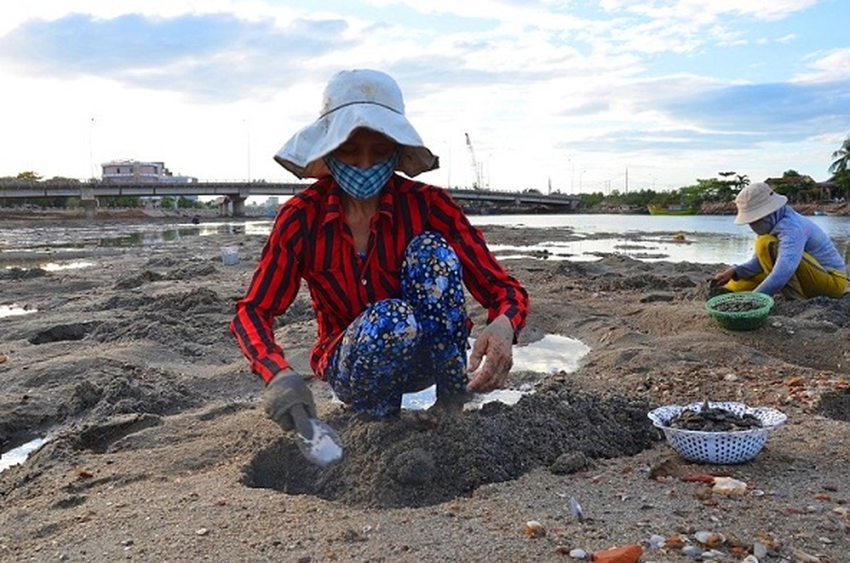 Nghe &quot;doc&quot;: Cho nuoc rut, loi bun dung va dao phenh kiem chut dinh