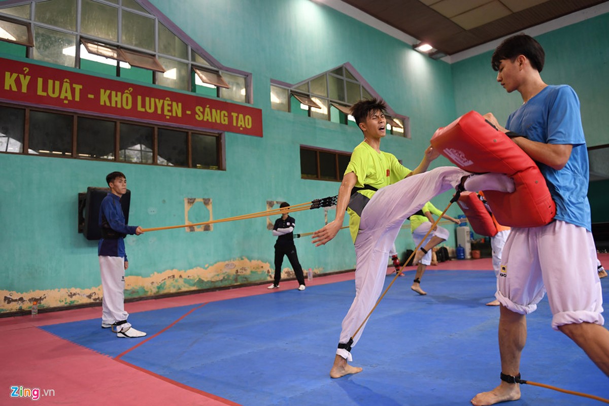 Tuyen taekwondo kho luyen bang dung cu dac biet truoc SEA Games-Hinh-7