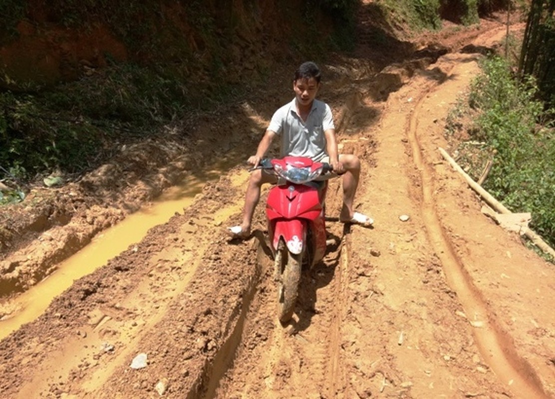 Trai nghiem duong den truong &quot;di bo nhanh hon xe may&quot; o Thanh Hoa-Hinh-3