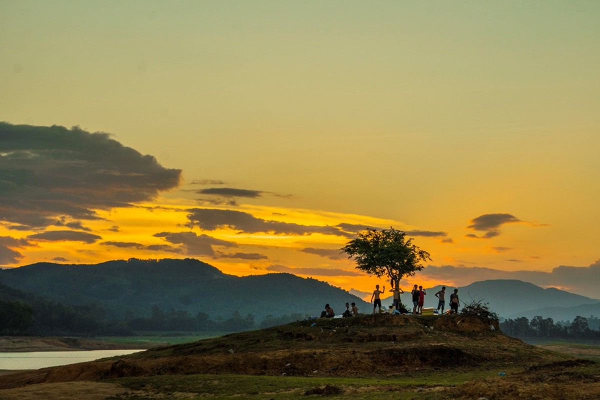 Han han ho Phu Ninh, ngu dan loi bo tha luoi bat ca-Hinh-6